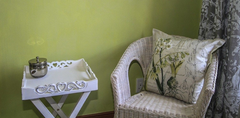 Room (Country) photo 2