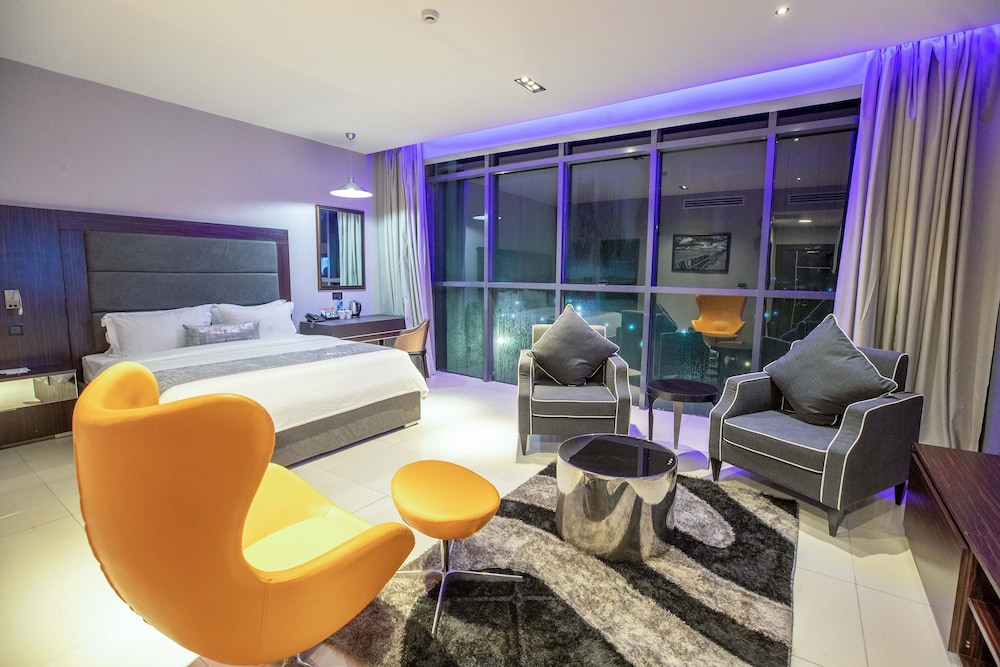 Executive Room - Photo 1