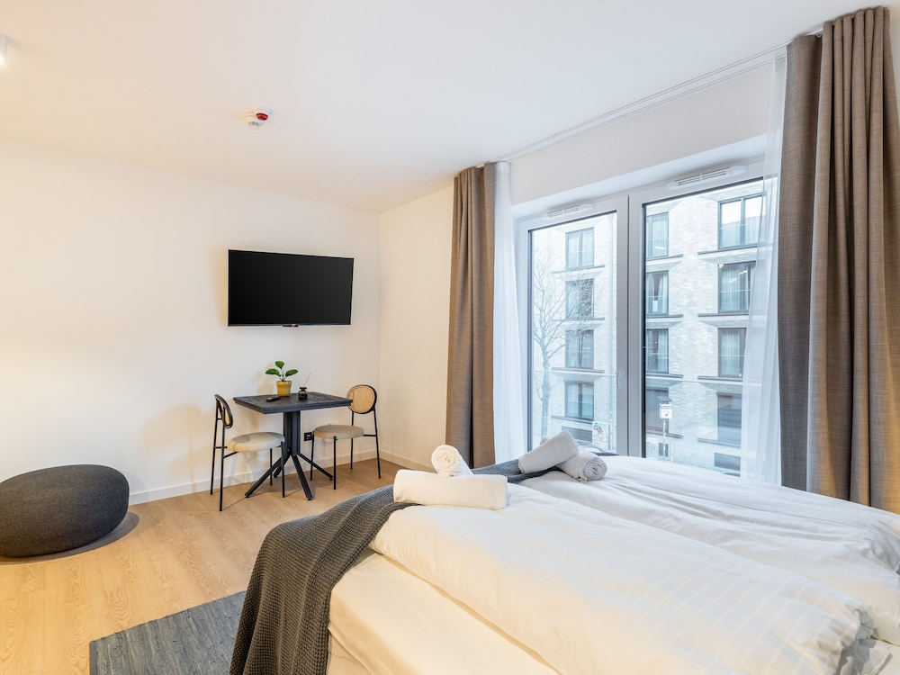 Suite L - Photo 6
