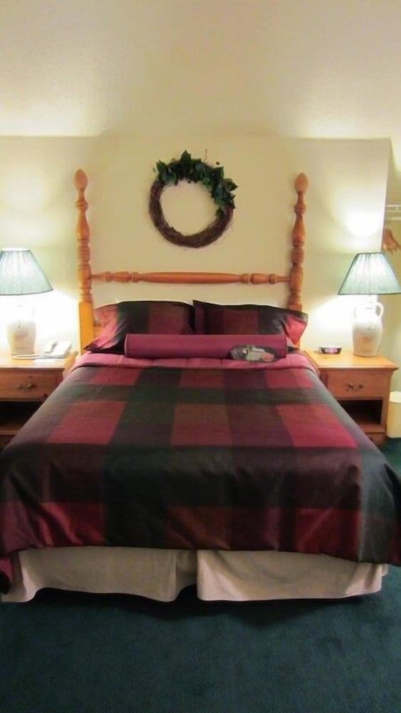 Suite, 1 Queen Bed with Sofa bed, Non Smoking - Photo 5