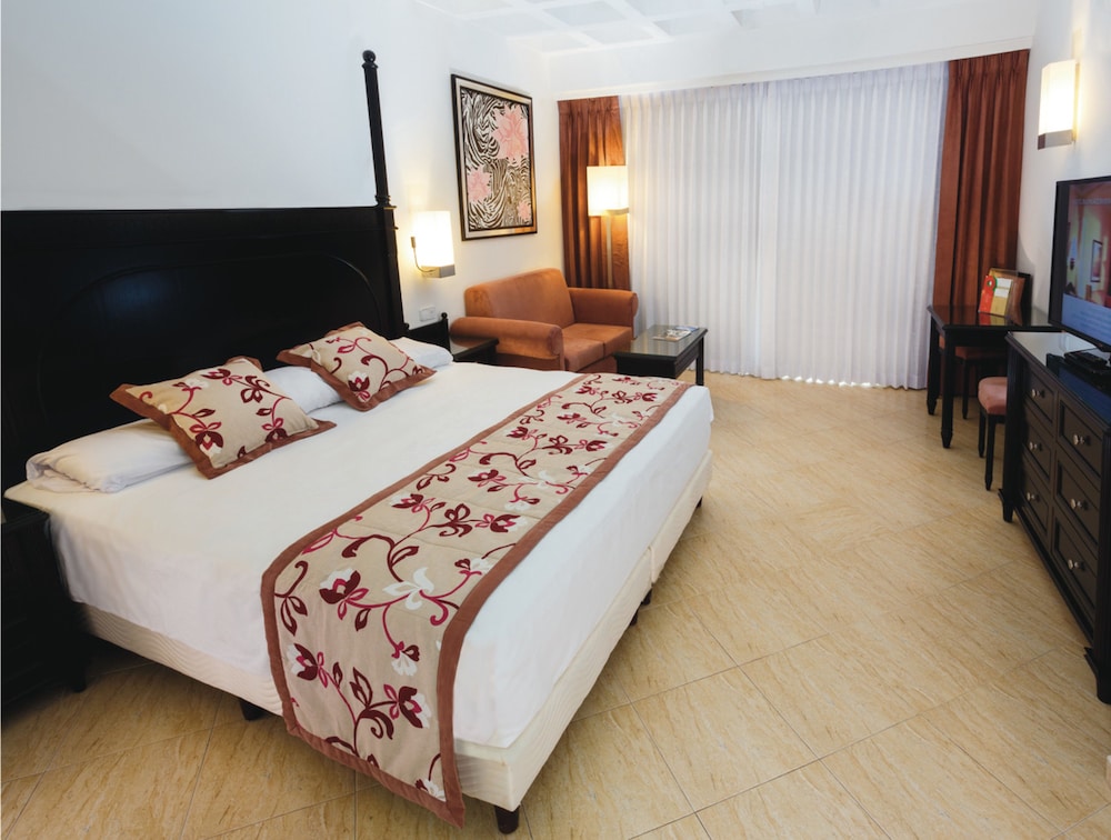 Standard Double Room, Connecting Rooms (l)