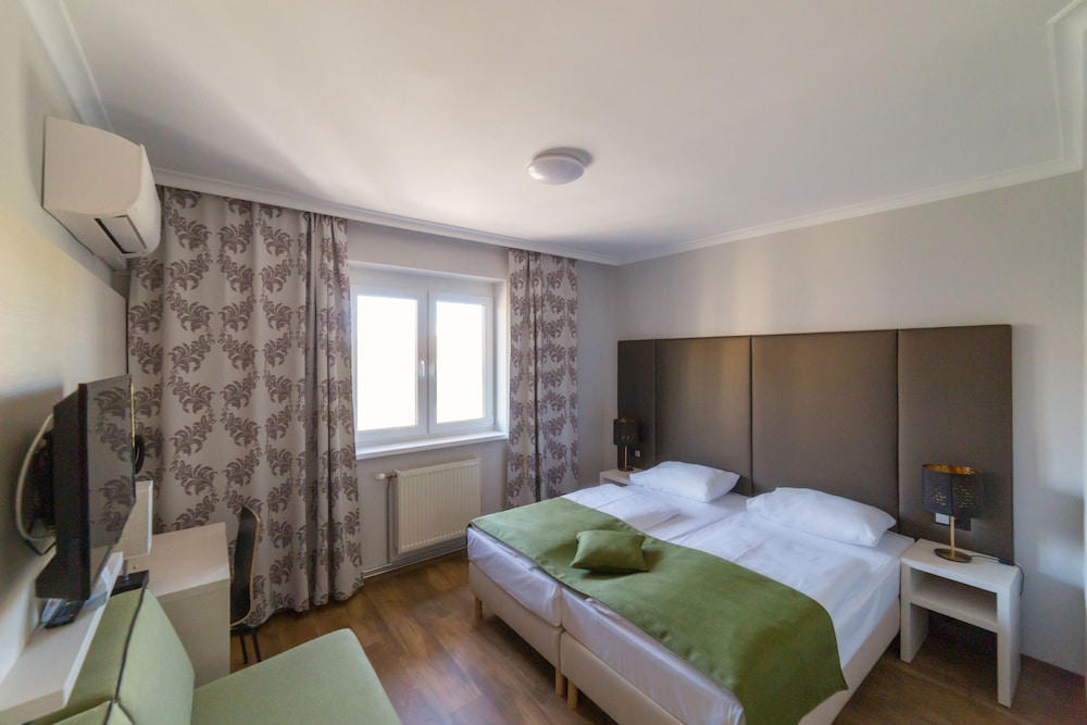 Triple Room - Photo 10