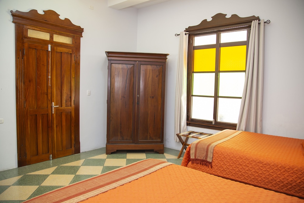 Standard Double Room (2 Full Beds) photo 3