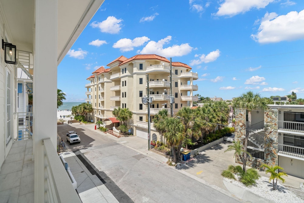 The Akoya Pearl - 2 Beach Homes Steps From CWB, Billede 9