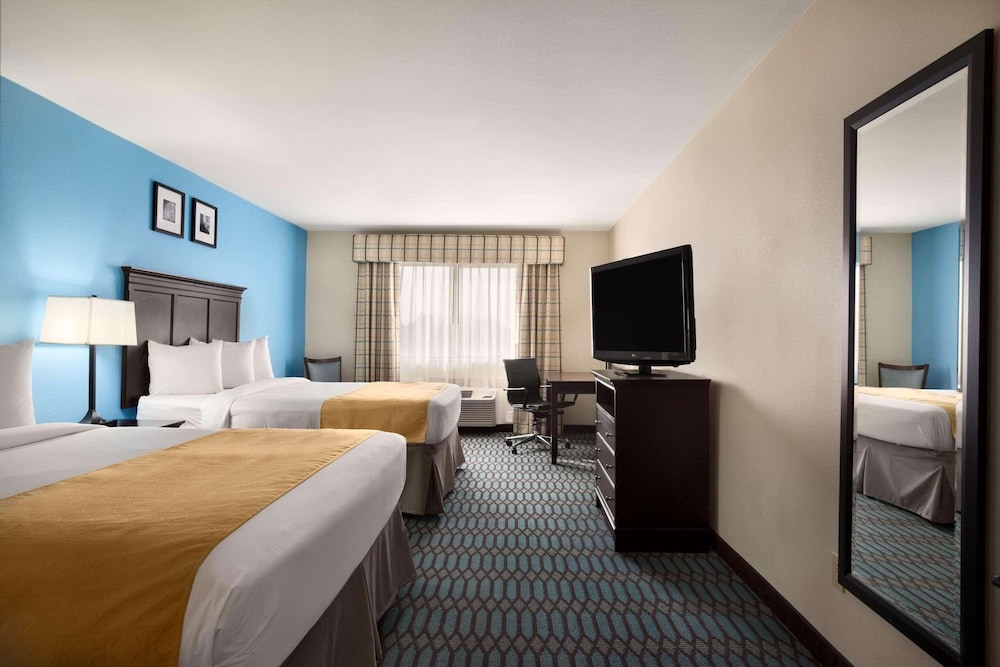 Room, 2 Queen Beds, Non Smoking photo 1