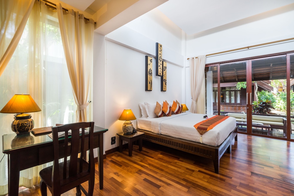 Junior Double or Twin Room photo 3