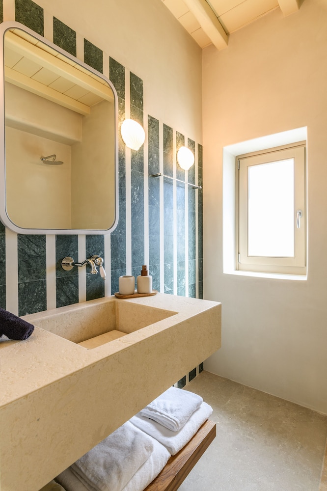 Standard Double or Twin Room, 1 Bedroom, Pool View photo 2