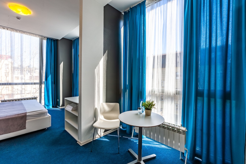 Basic Quadruple Room photo 2