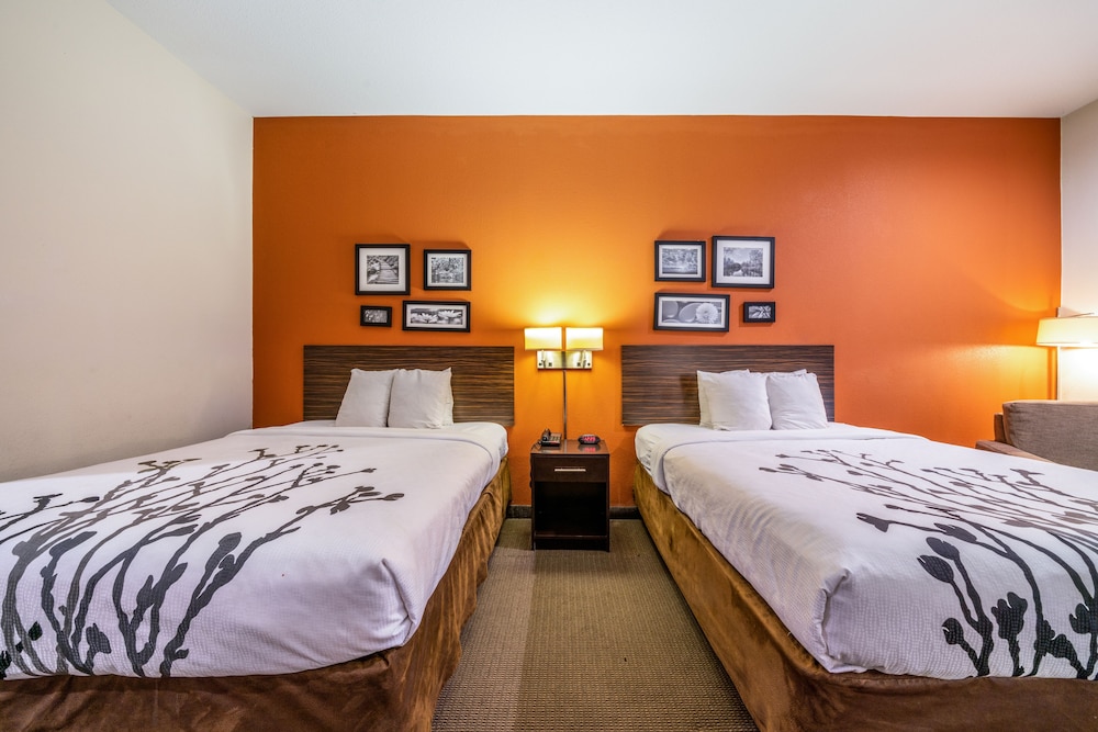 Room, 2 Queen Beds, Accessible, Non Smoking - Photo 1