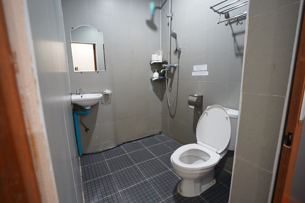 Budget Double Room photo 2