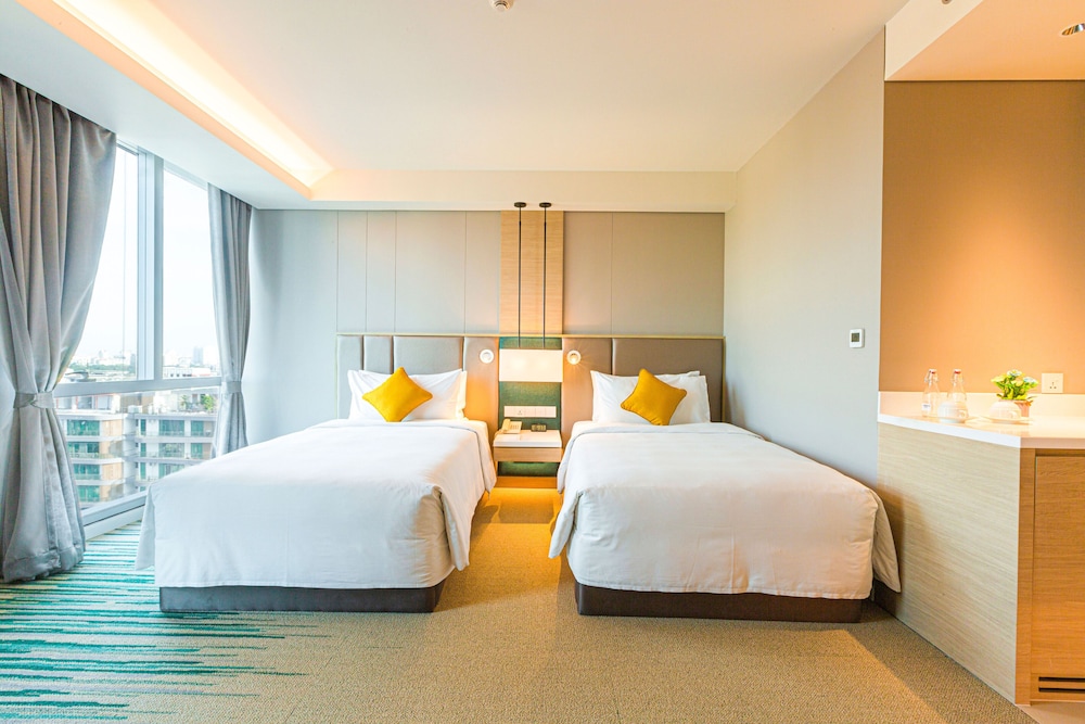 Deluxe Twin Room with Pagoda View - Photo 1