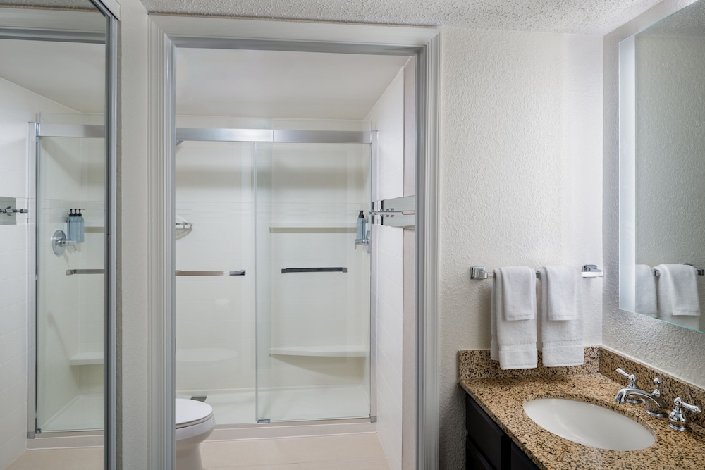 Suite, 2 Bedrooms - Photo 6