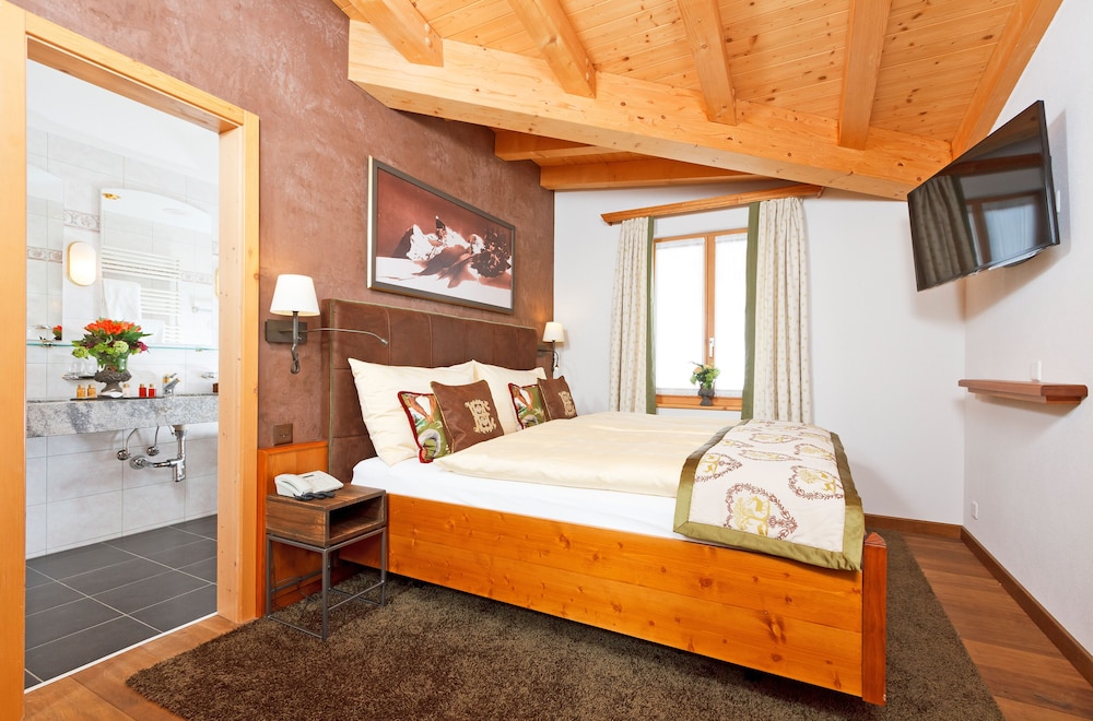 One bedroom Suite with Eiger montain view photo 2