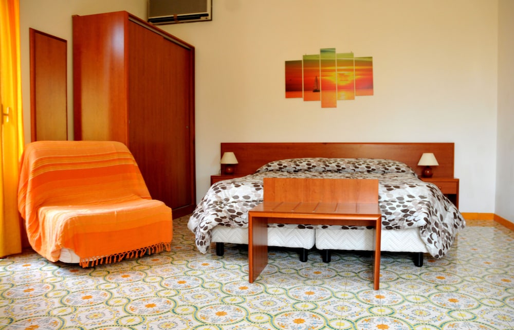 Basic Twin Room