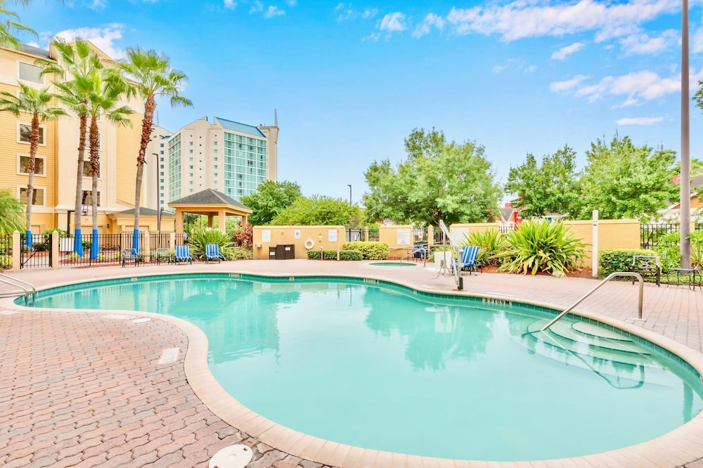Condo Near Universal Studios With Pool , Hot Tub, Photo 6