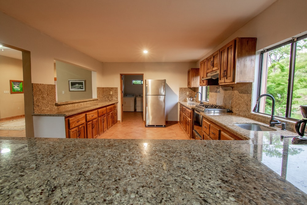 House, 3 Bedrooms, Kitchen, Ocean View photo 1