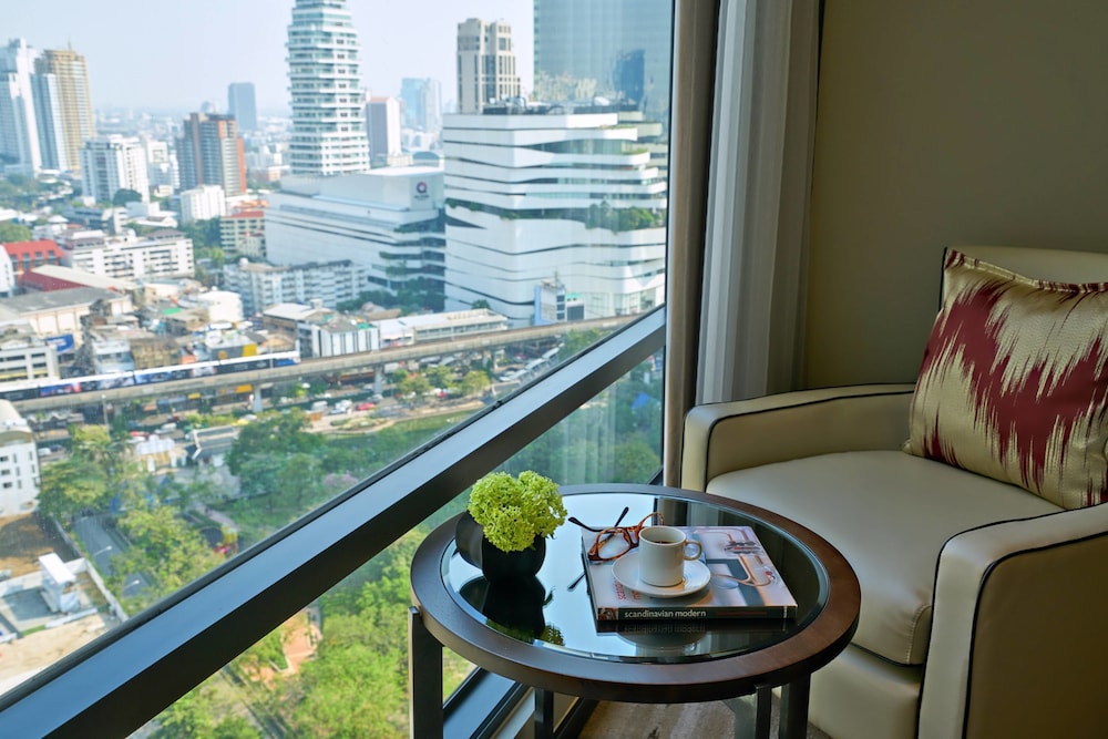 Room, 1 King Bed, Park View thumbnail 5