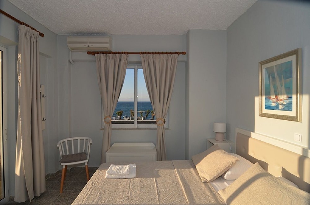 Family Room, Sea View