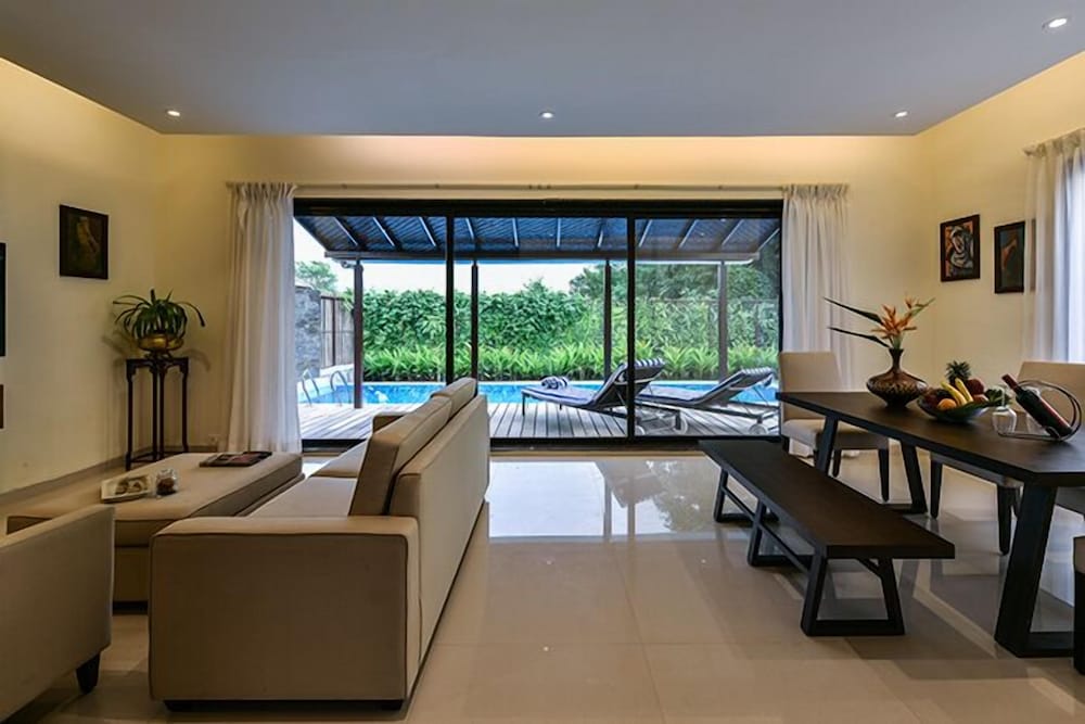 Club Suite, 2 Bedrooms, Private Pool, Ground Floor photo 3