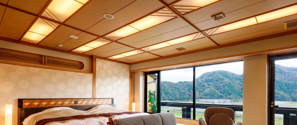 Suite Rakuga (with Open-Air Bath, Onsen Pass Included) Non-smoking