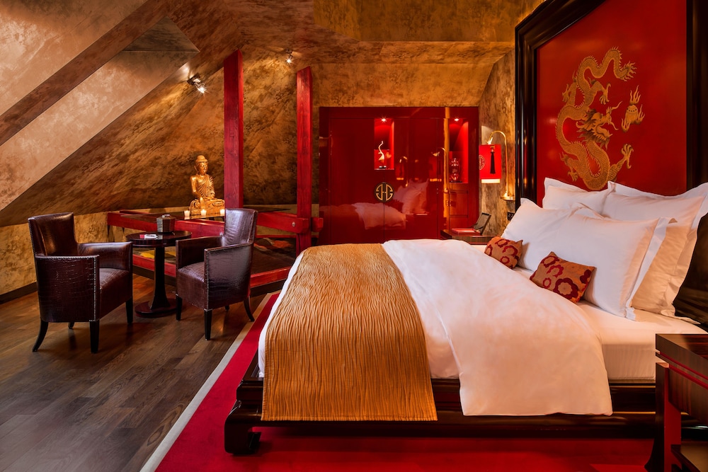 Premier Room