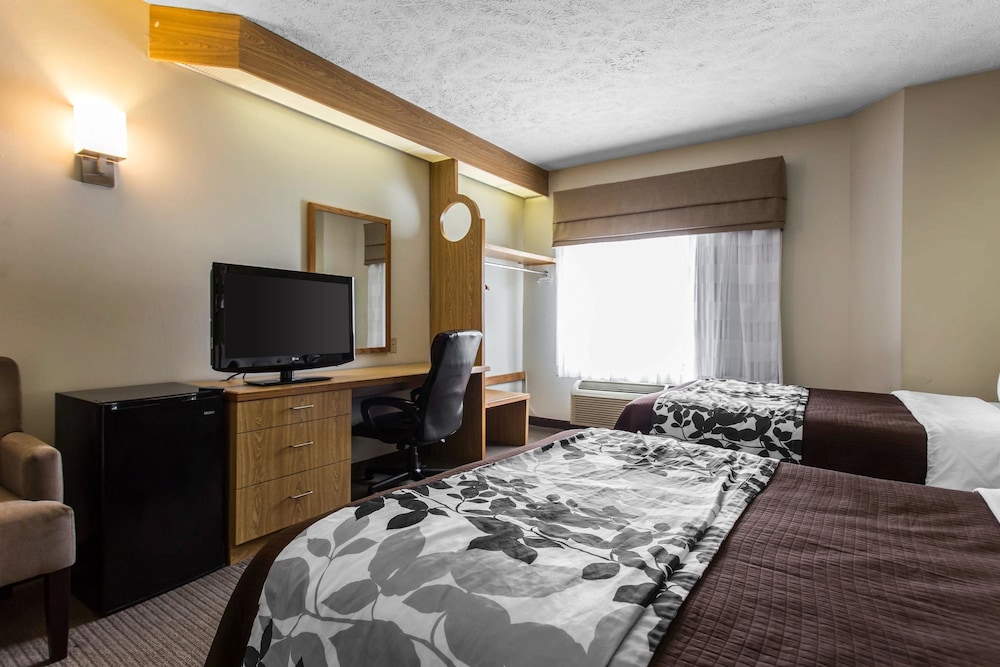 Standard Double Room, 2 Double Beds, Non Smoking - Photo 1