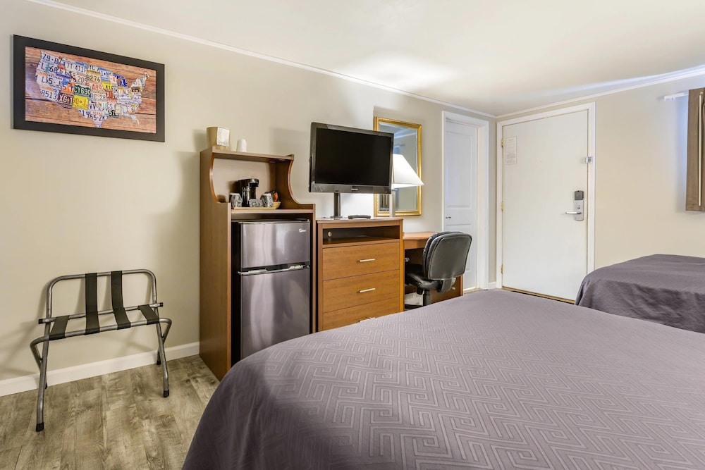 Standard Double Room, 2 Double Beds, Non Smoking - Photo 8