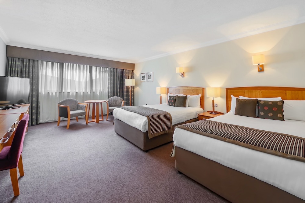 Standard Quadruple Room, 2 Double Beds - Photo 1