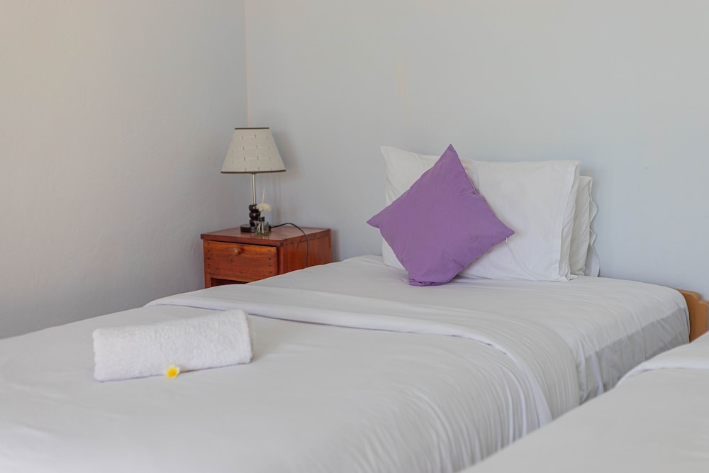 Basic Twin Room - Photo 19