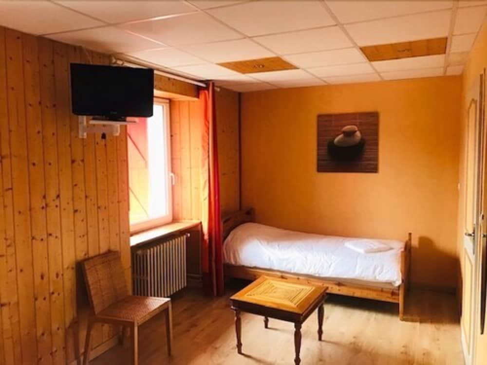 Standard Triple Room photo 3