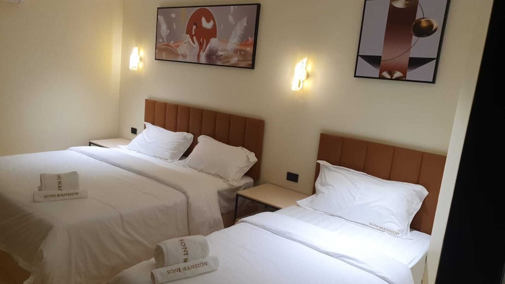 Deluxe Triple Room, City View