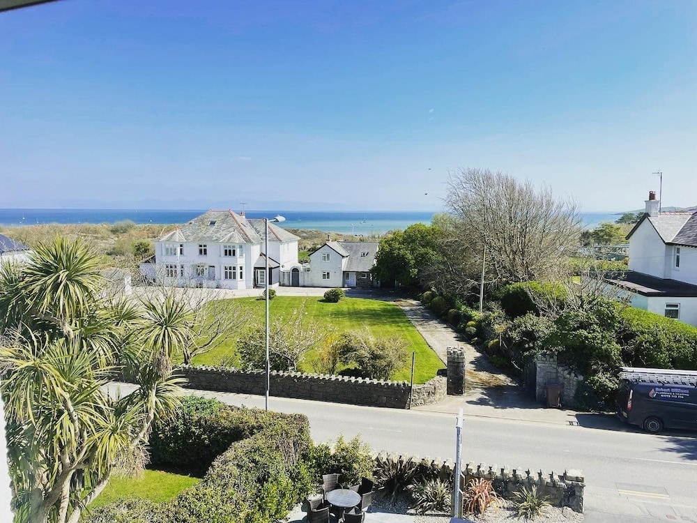 Double or Twin Room, Ensuite, Sea View (or Triple) photo 1