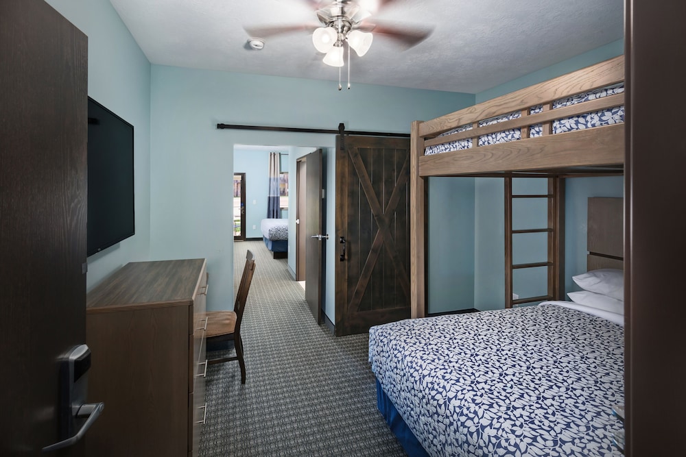 Room, 2 Bedrooms (Lakefront) photo 1