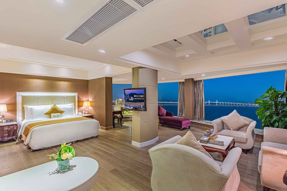 Grand Palace Premium Sea View Room With King Size Bed photo 1