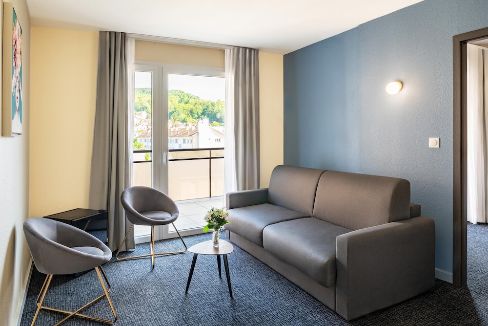 Suite, 1 Queen Bed, Non Smoking (with Sofabed) - Photo 2