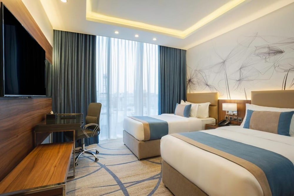 Executive Suite - Photo 4