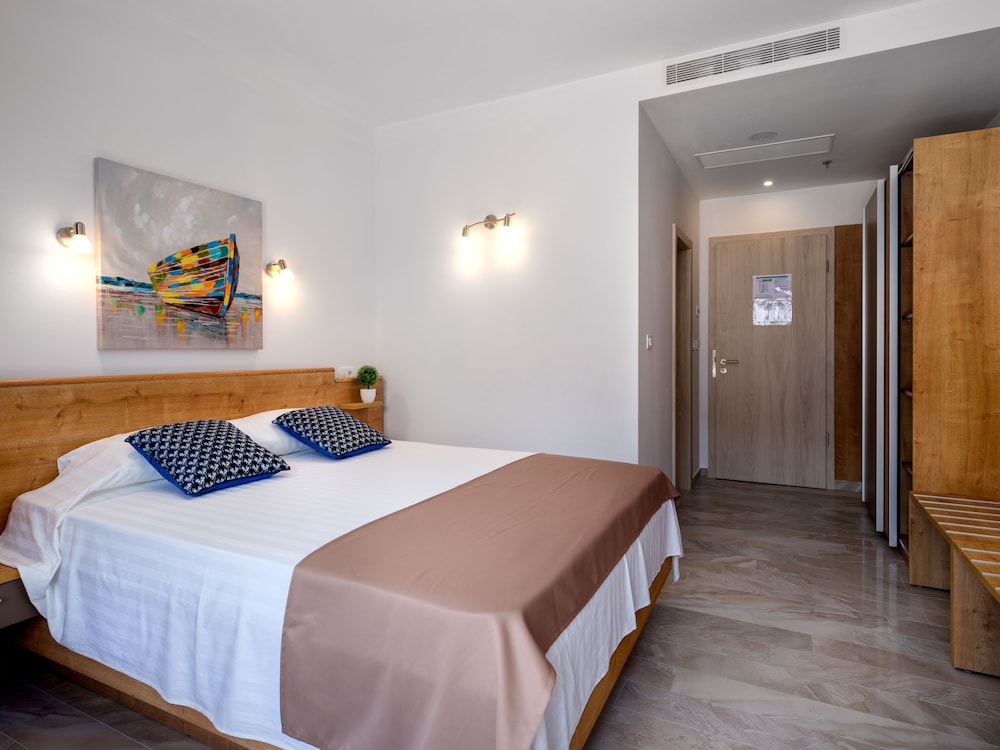 Premium Double Room, City View