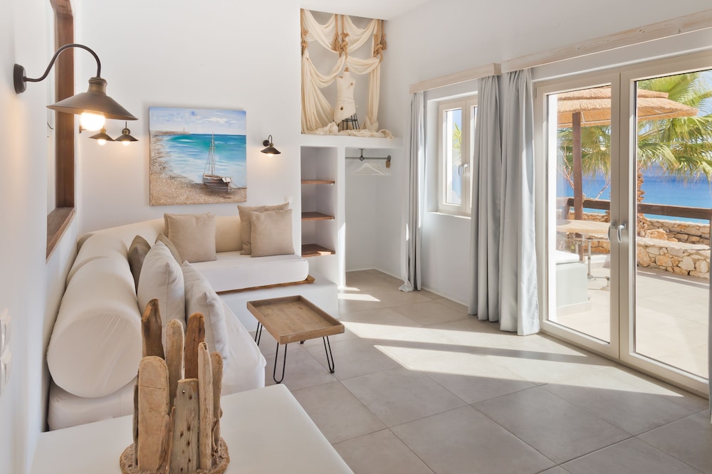One Bedroom Bungalow with Sea View photo 1