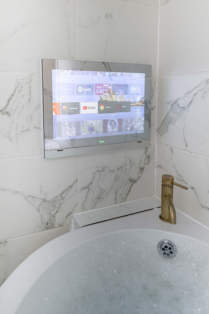 Deluxe Apartment, Hot Tub, City View (Apt 4) - Photo 15