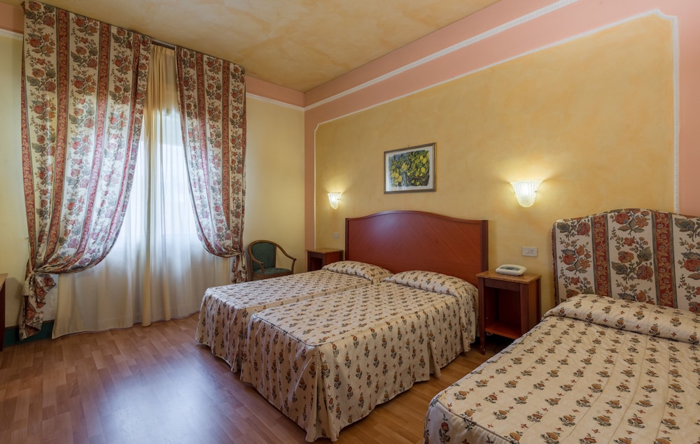 Classic Quadruple Room, 1 Bedroom photo 3