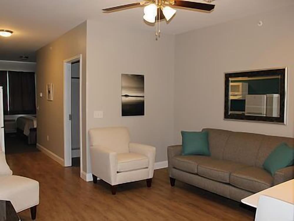 Standard Room, 1 King Bed photo 2