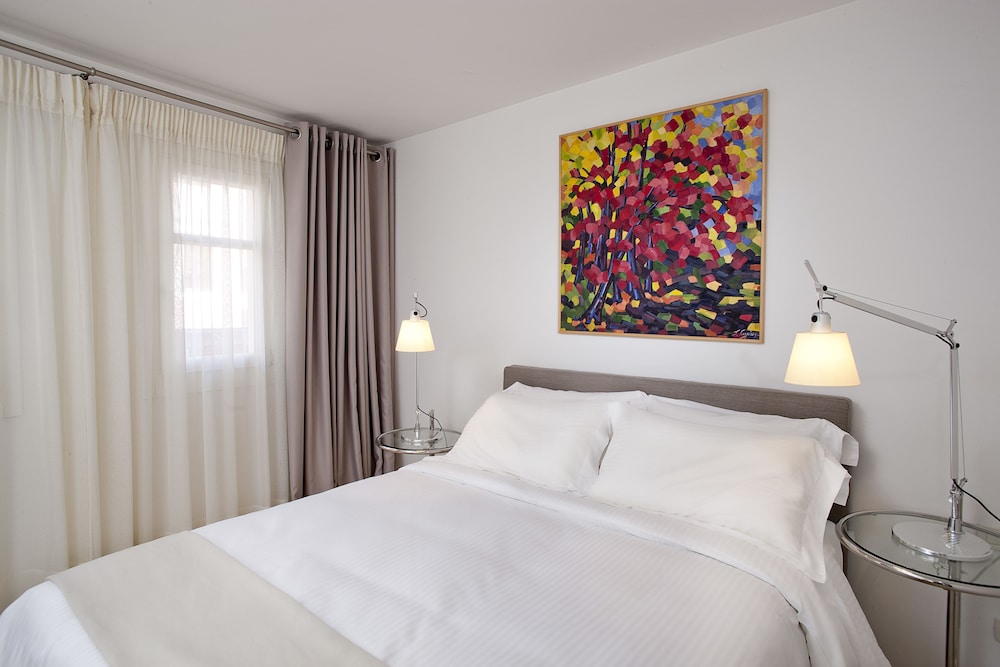 Executive Room (Estate)