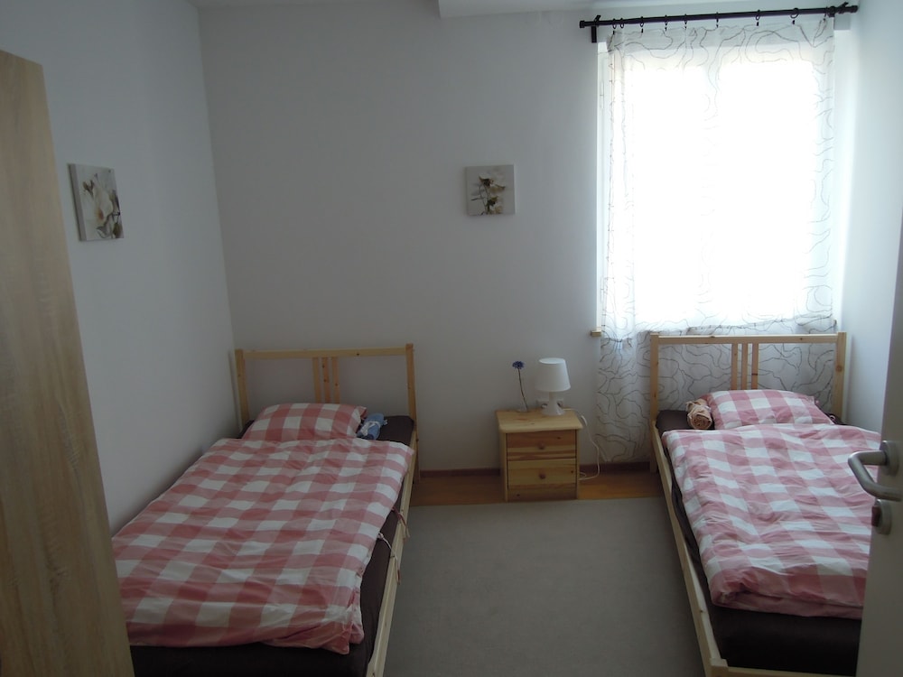 Basic Double or Twin Room, Shared Bathroom photo 1