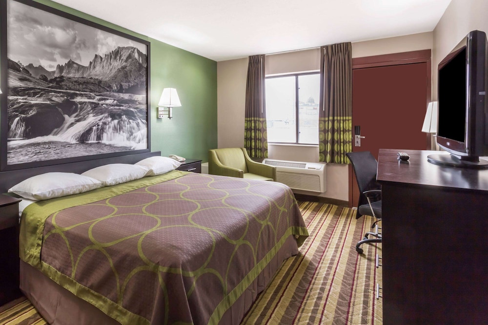Standard Room, 1 King Bed photo 1