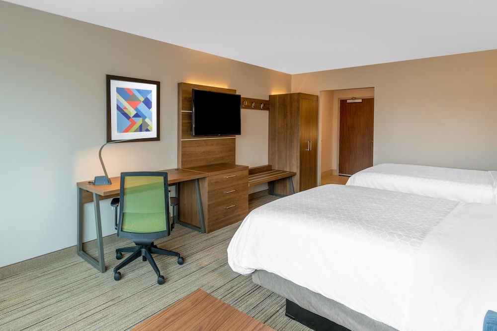 Suite, Multiple Beds, Hearing Accessible photo 1
