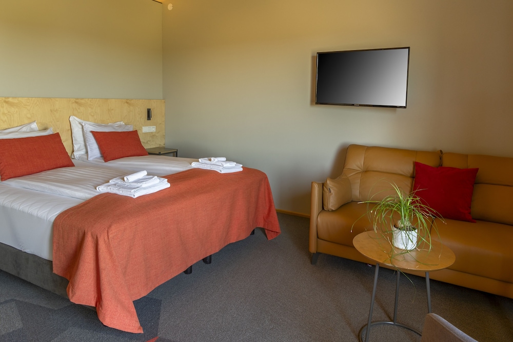 Family Room - Photo 10