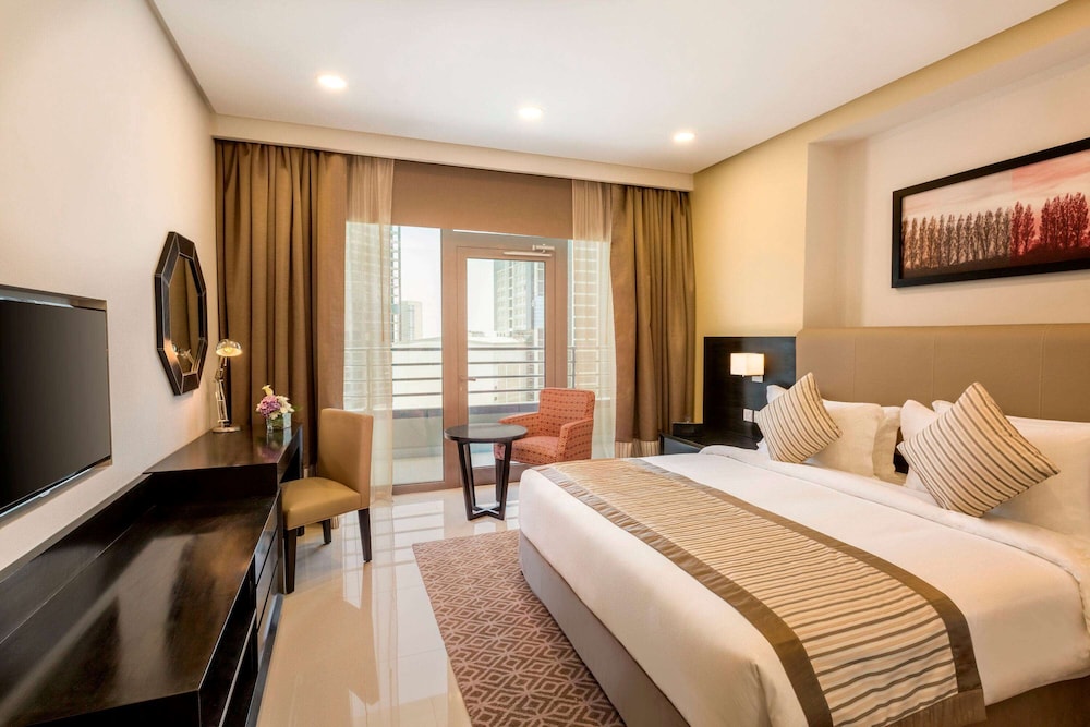 Premium Apartment, 2 Bedrooms, Smoking (2 King Beds and 1 Twin Bed) photo 1