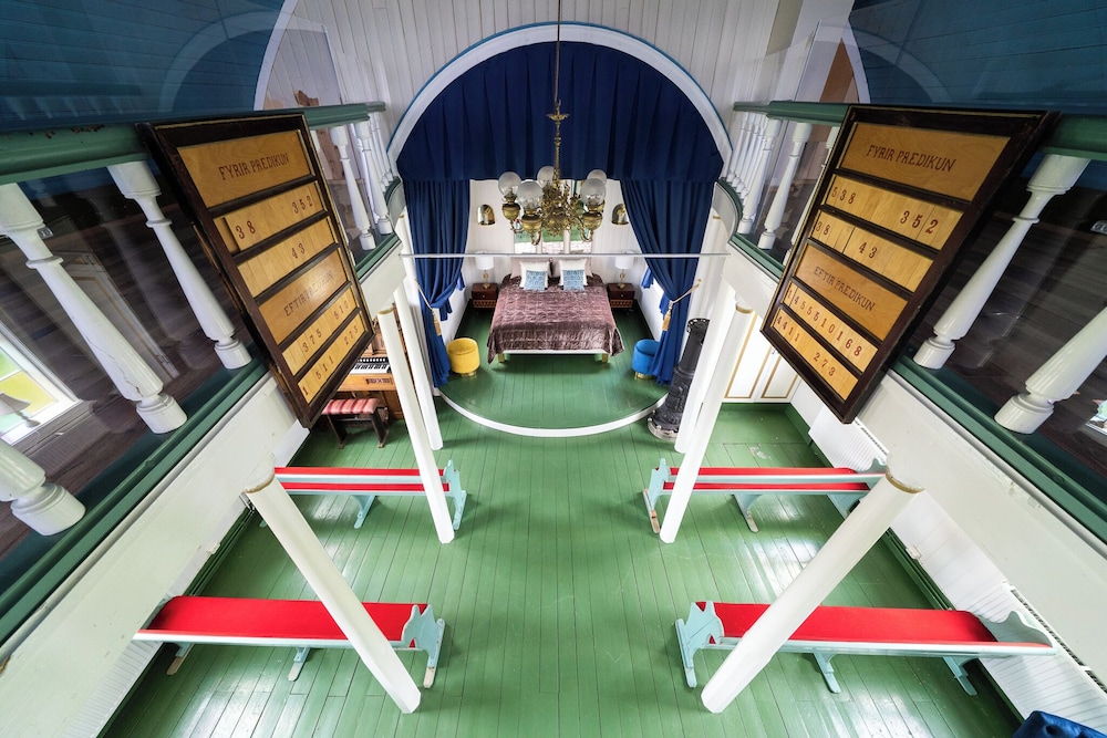 Exclusive Suite, Old Church