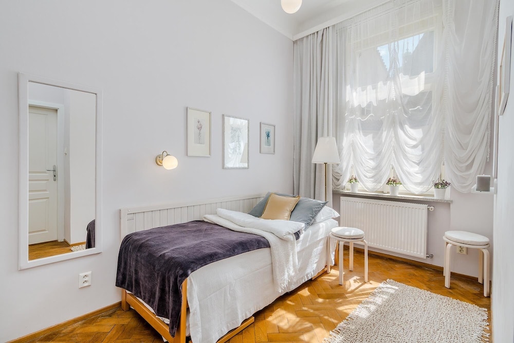 Apartment thumbnail 6