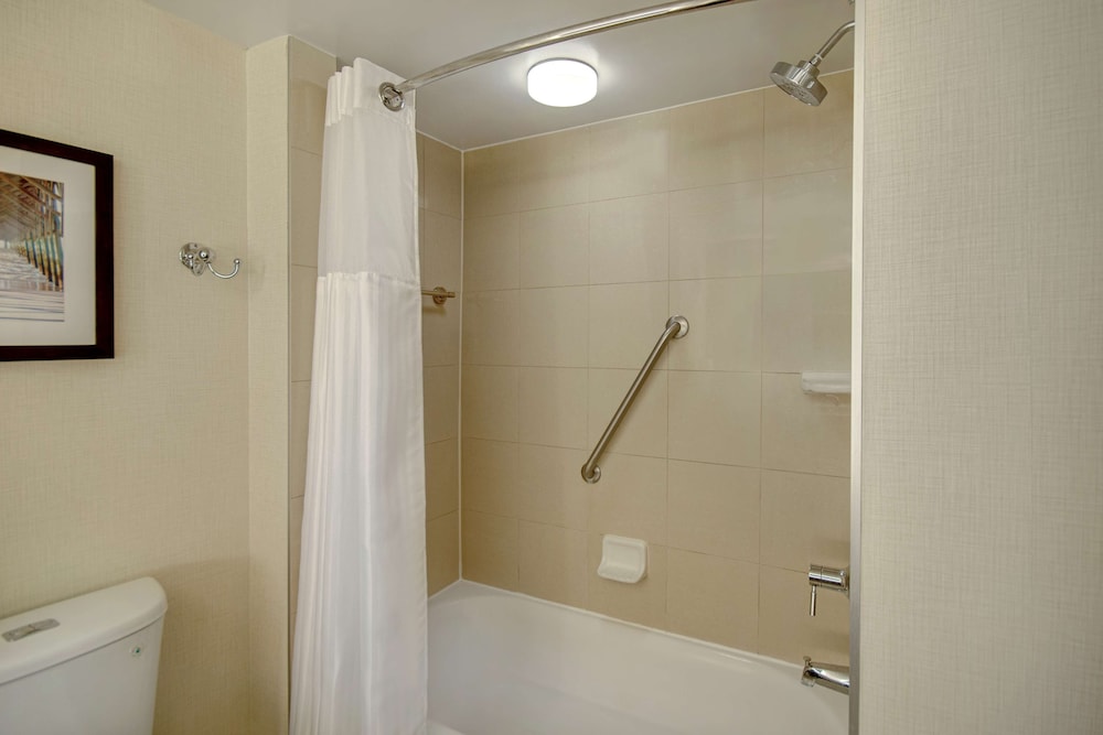 Suite, 1 King Bed (South Wing, Conference) - Photo 5